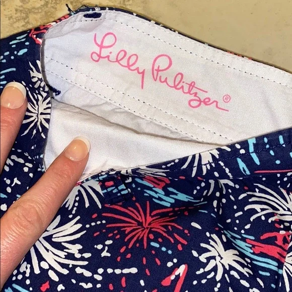 Lilly Pulitzer Sparks Fly Callahan Shorts Size 00 4th of July Shorts - Picture 4 of 6
